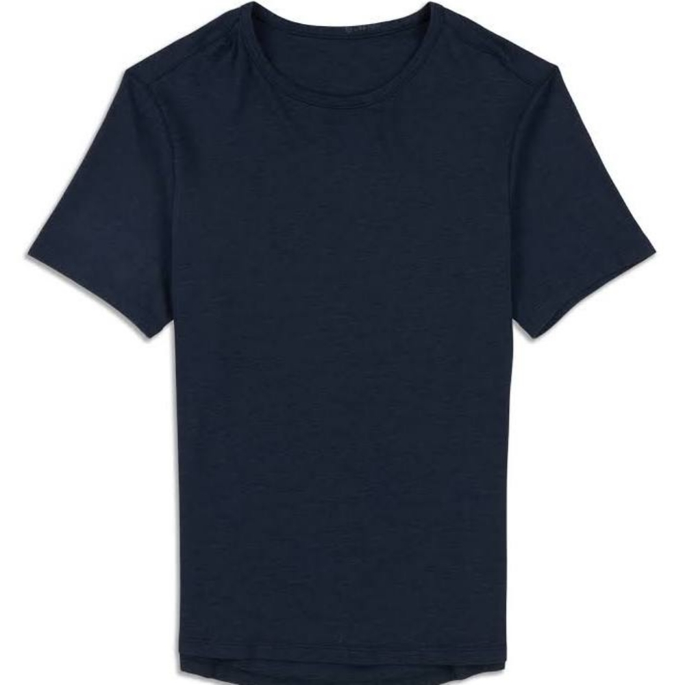 Lululemon Fast and Free *Breath running shirt in black.